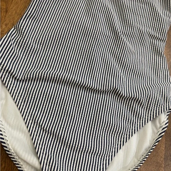 Draper James Striped navy and white Ruffle One-Piece Swimsuit Size Small - Picture 2 of 5